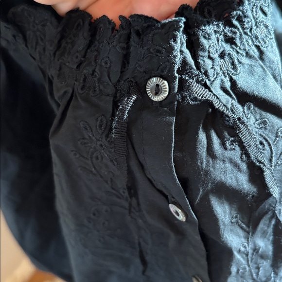 Doen Black Sleeveless Top - Picture 13 of 17